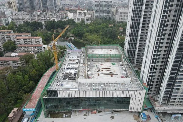 Aerial view of the Maoming City Theatre envelope under construction